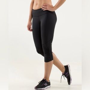 Lululemon Run For Your Life Crop.  EUC!  Size 8. Power Luxtreme, Circle Mesh.